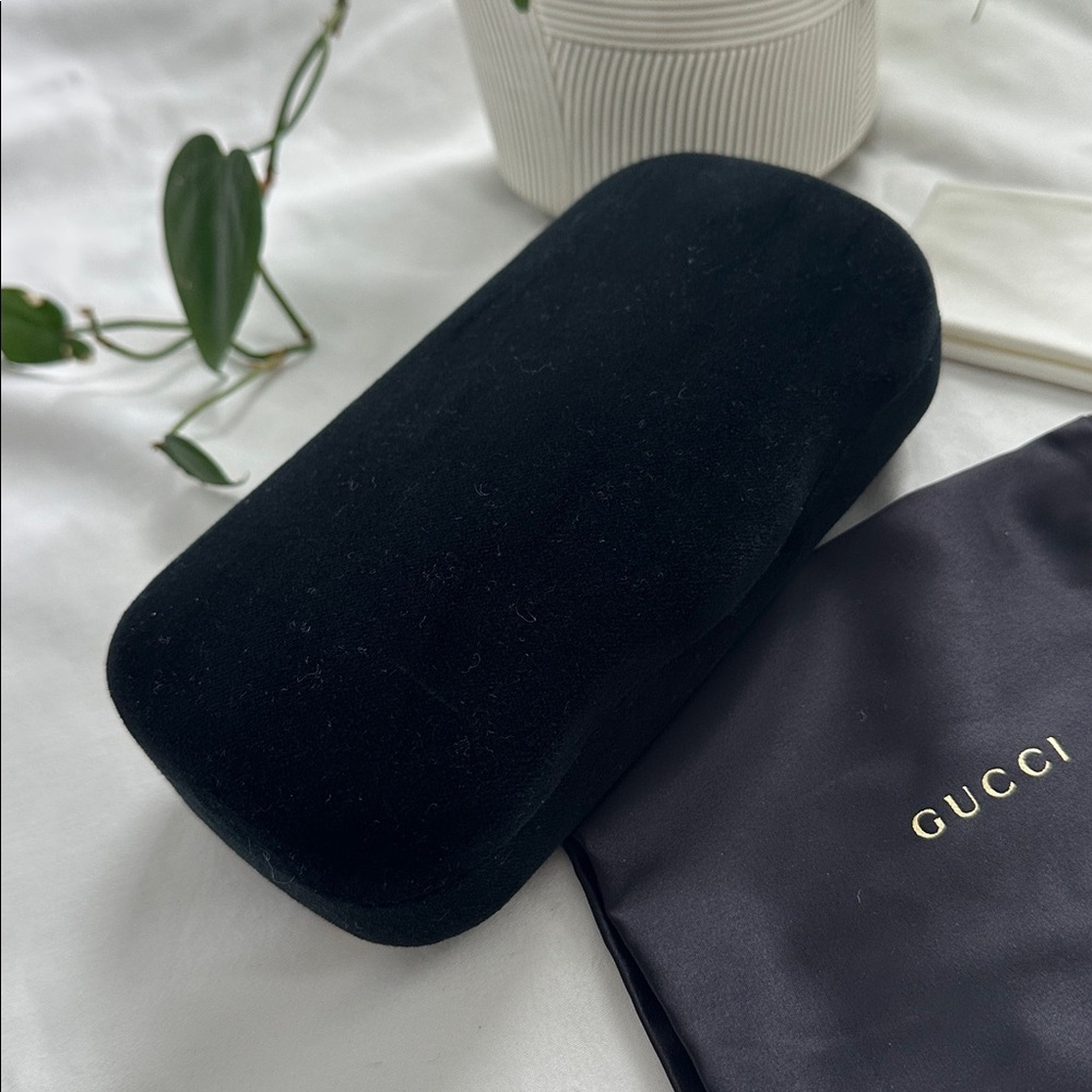Gucci Black and Blue Velvet Eyewear Case - Picture 5 of 5